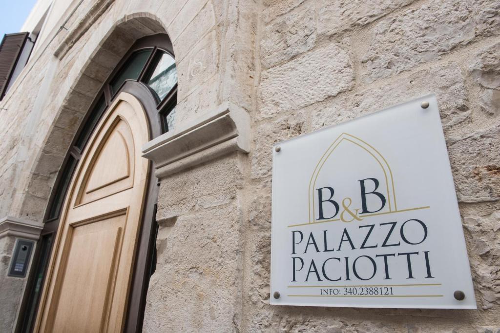 B&B Palazzo Paciotti Trani Extérieur photo